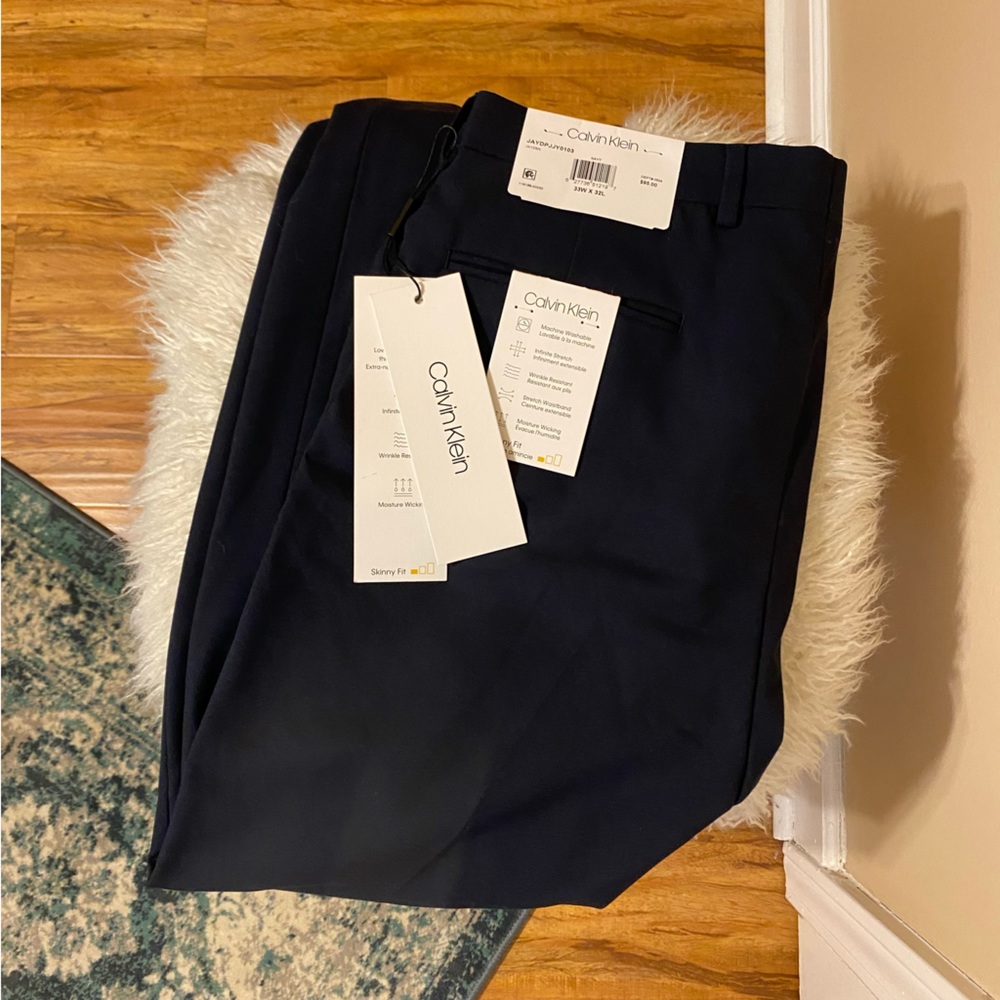 Calvin Klein skinny fit dress pants / trousers / slacks in navy